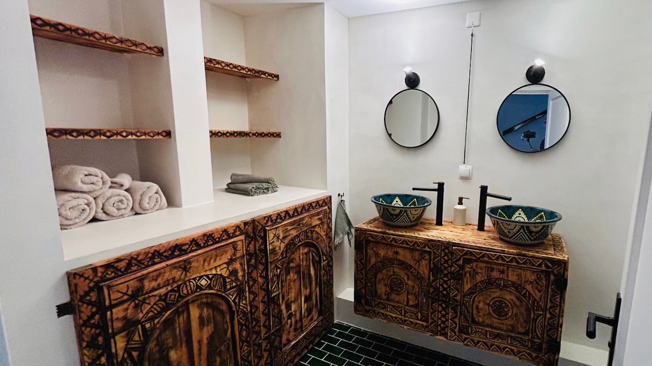 bathroom2
